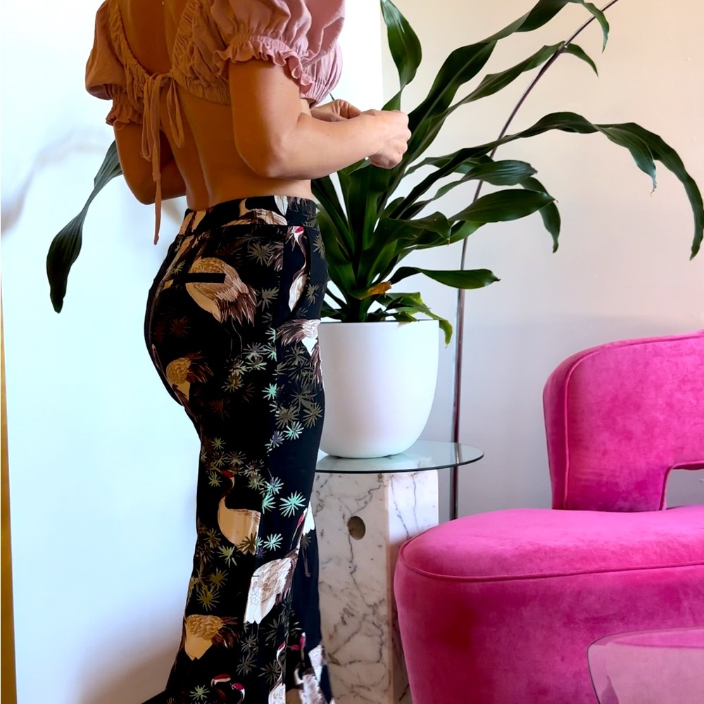 Zara Woman printed flairs. Size XS